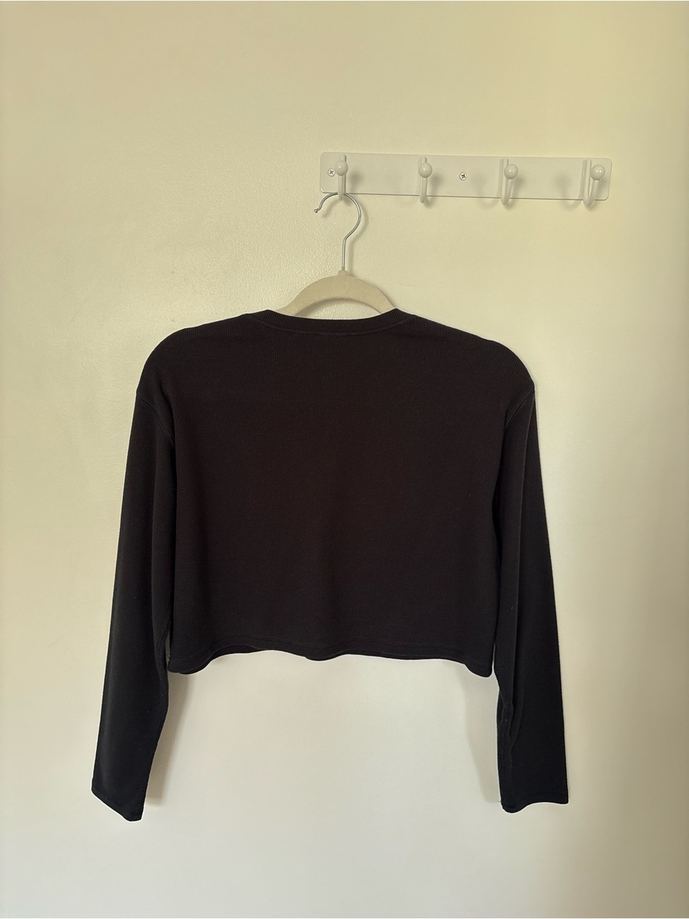 Aritzia/Sunday Best Black Waffle Cropped Long Sleeve Top - Picture 7 of 8